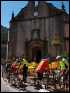 Crossing paths with inspiring touring cyclists in Seix. We'll have more Seix in another report..jpg