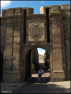 Entering the inter walls of the Saint-Malo fortress.jpg