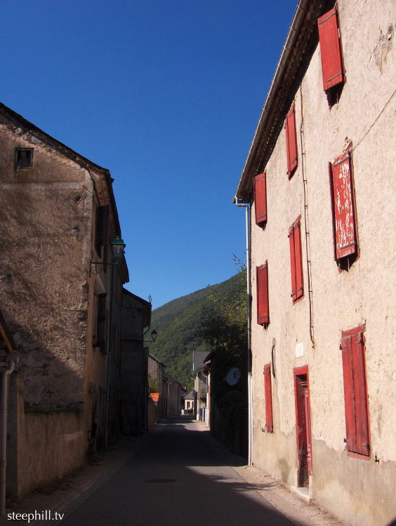 descending through a#17281.jpg