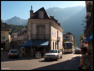 Rush hour in Luz-St. Sauveur at the base of Cols.jpg