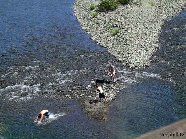 kids swimming in the#10fe9.jpg